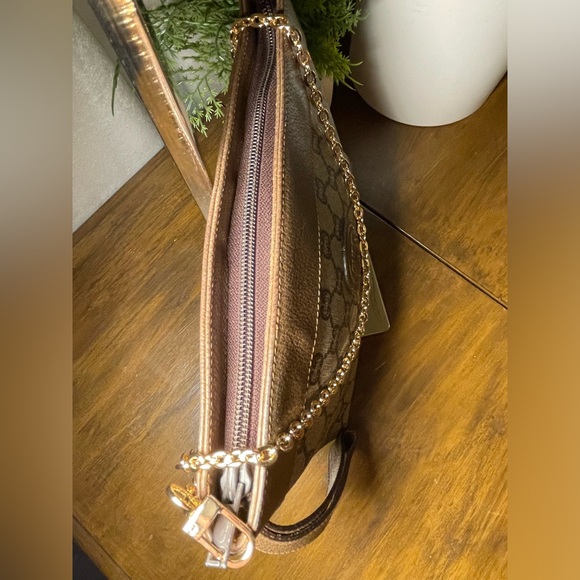 AUTHENTIC Gucci plus , gold tone  chain added for Crossbody option - Picture 8 of 13